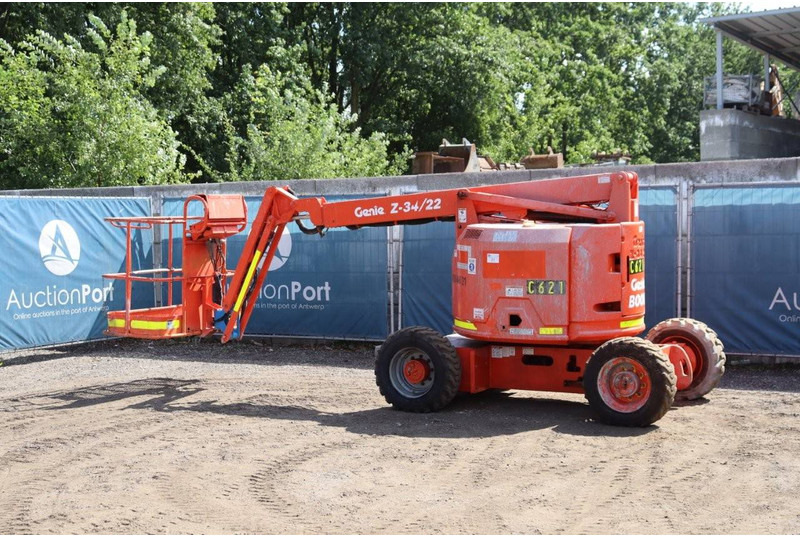 Genie Z-34/22 - Articulated boom: picture 3 Genie Z-34/22 - Articulated boom: picture 3