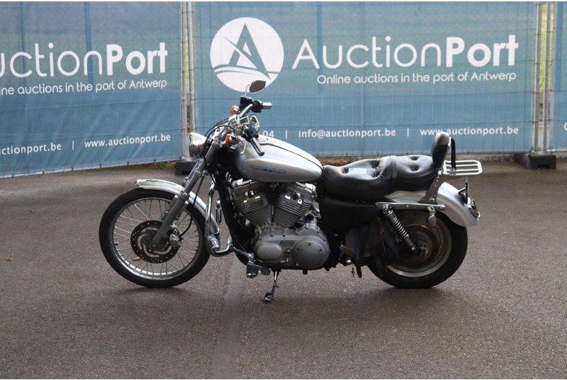 Harley-Davidson Sportster XL 883 - Motorcycle: picture 2 Harley-Davidson Sportster XL 883 - Motorcycle: picture 2