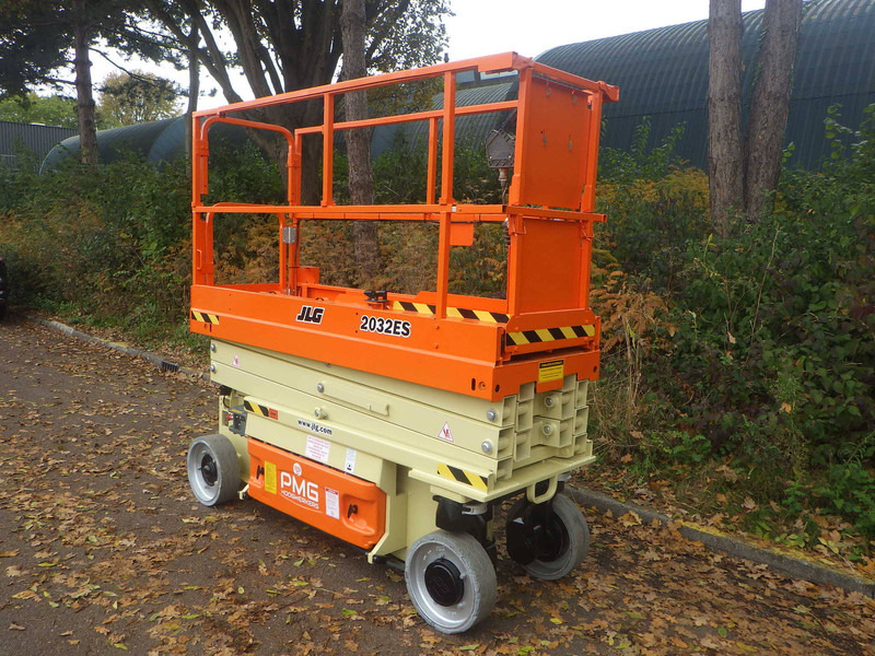 JLG 2032ES - Scissor lift: picture 3 JLG 2032ES - Scissor lift: picture 3