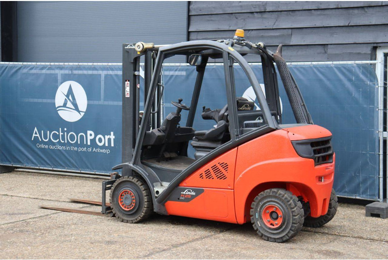 Linde H25D-02 - Diesel forklift: picture 3 Linde H25D-02 - Diesel forklift: picture 3