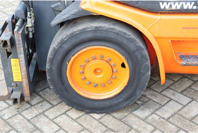 LPG forklift Linde H30T-03: picture 13