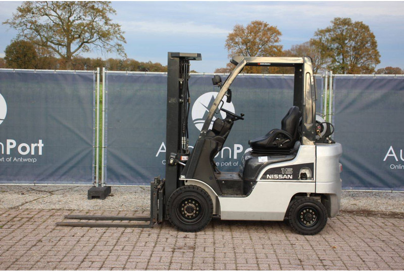 Nissan P1P1A15D - LPG forklift: picture 2 Nissan P1P1A15D - LPG forklift: picture 2