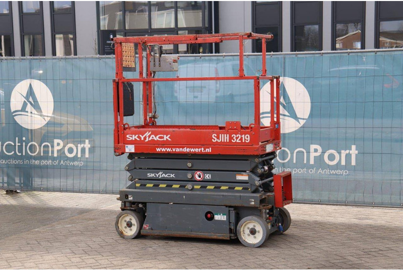 Skyjack SJ3219 - Scissor lift: picture 3 Skyjack SJ3219 - Scissor lift: picture 3