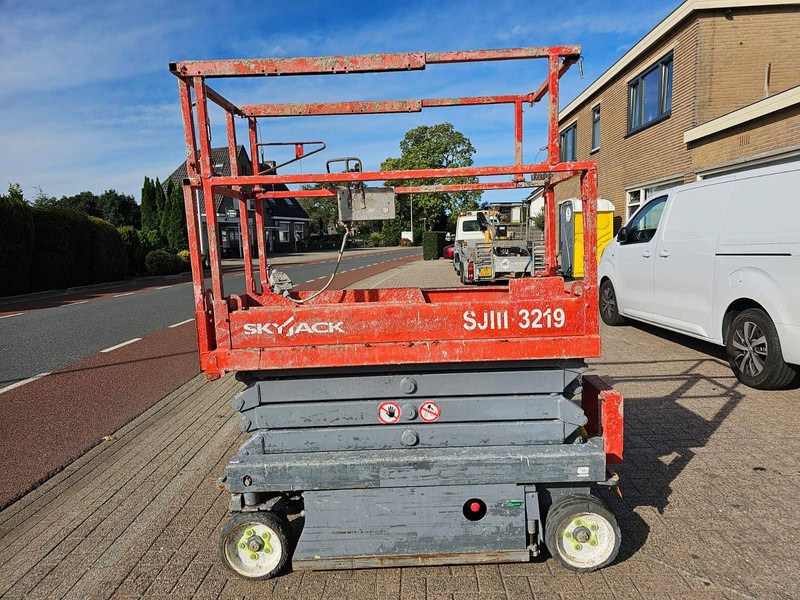 Skyjack SJ3219 - Scissor lift: picture 3 Skyjack SJ3219 - Scissor lift: picture 3