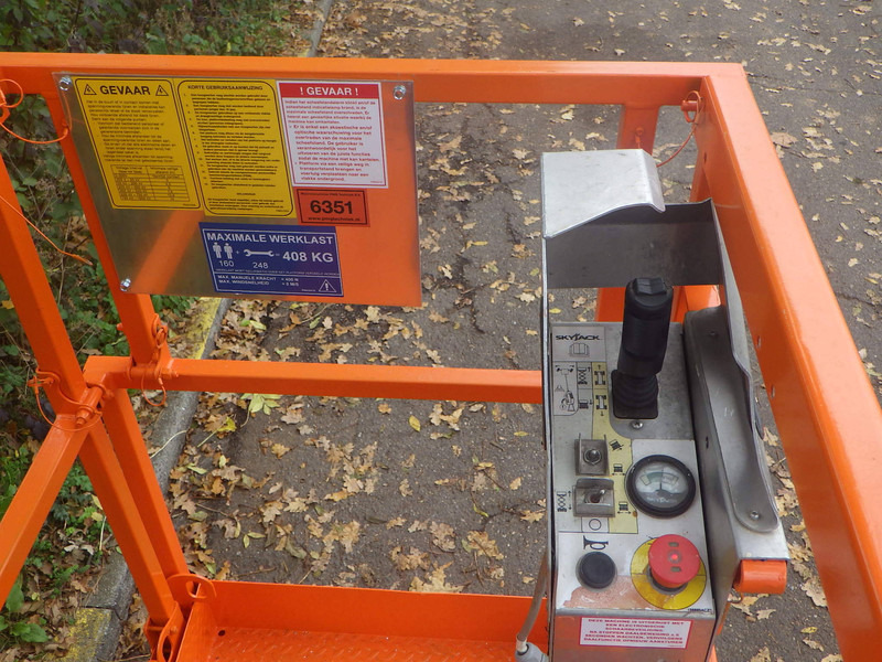 Skyjack SJ3220 - Scissor lift: picture 4 Skyjack SJ3220 - Scissor lift: picture 4