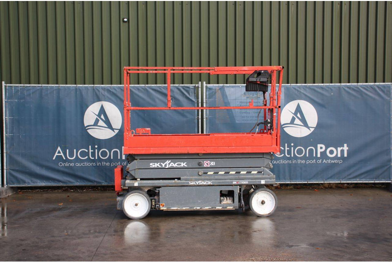 Skyjack SJ3220 - Scissor lift: picture 2 Skyjack SJ3220 - Scissor lift: picture 2