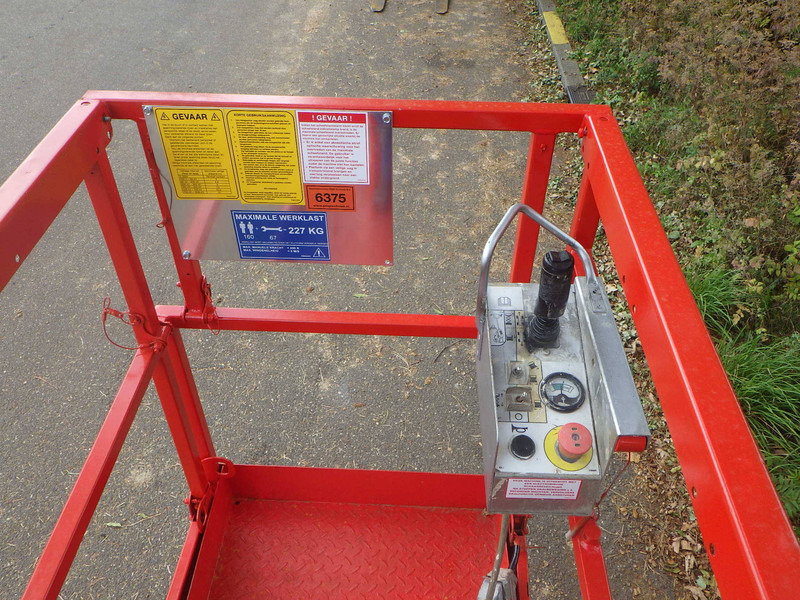 Skyjack SkyJack - Scissor lift: picture 4 Skyjack SkyJack - Scissor lift: picture 4