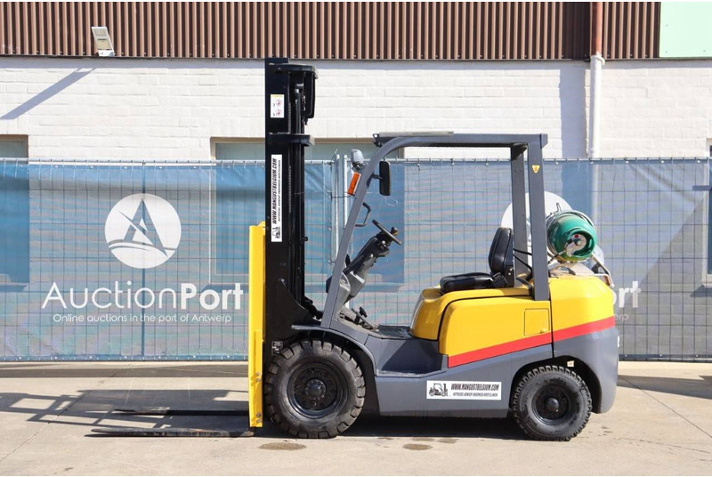 TCM FGE25T4 - LPG forklift: picture 2 TCM FGE25T4 - LPG forklift: picture 2