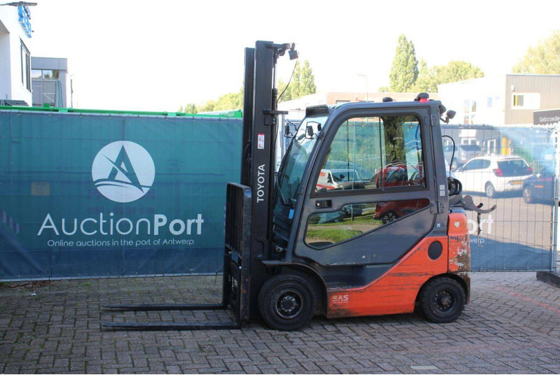 Toyota 02-8FGF18 - LPG forklift: picture 1 Toyota 02-8FGF18 - LPG forklift: picture 1