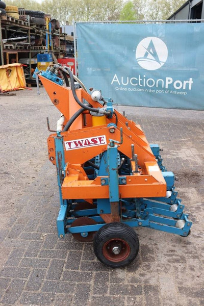 Twose 249 - Power harrow: picture 4 Twose 249 - Power harrow: picture 4