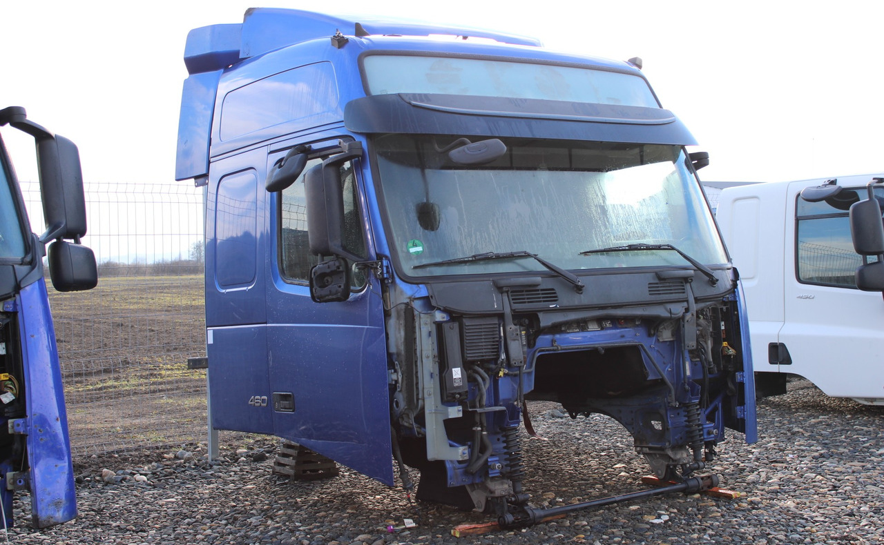 CABINA VOLVO FH13 GLOBETROTTER L2H2 - Cab for Truck: picture 3 CABINA VOLVO FH13 GLOBETROTTER L2H2 - Cab for Truck: picture 3