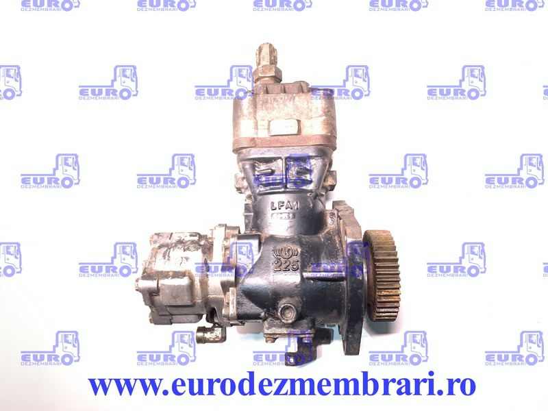 COMPRESOR AER RENAULT MAGNUM DXI13 04905010, K016932 - Air brake compressor for Truck: picture 1 COMPRESOR AER RENAULT MAGNUM DXI13 04905010, K016932 - Air brake compressor for Truck: picture 1
