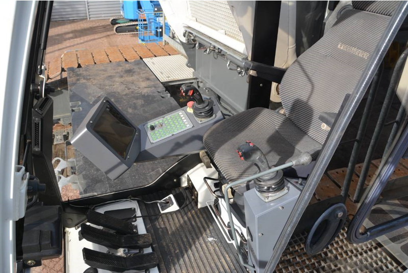 Crawler crane Liebherr LR 1300 SX: picture 12 Crawler crane Liebherr LR 1300 SX: picture 12