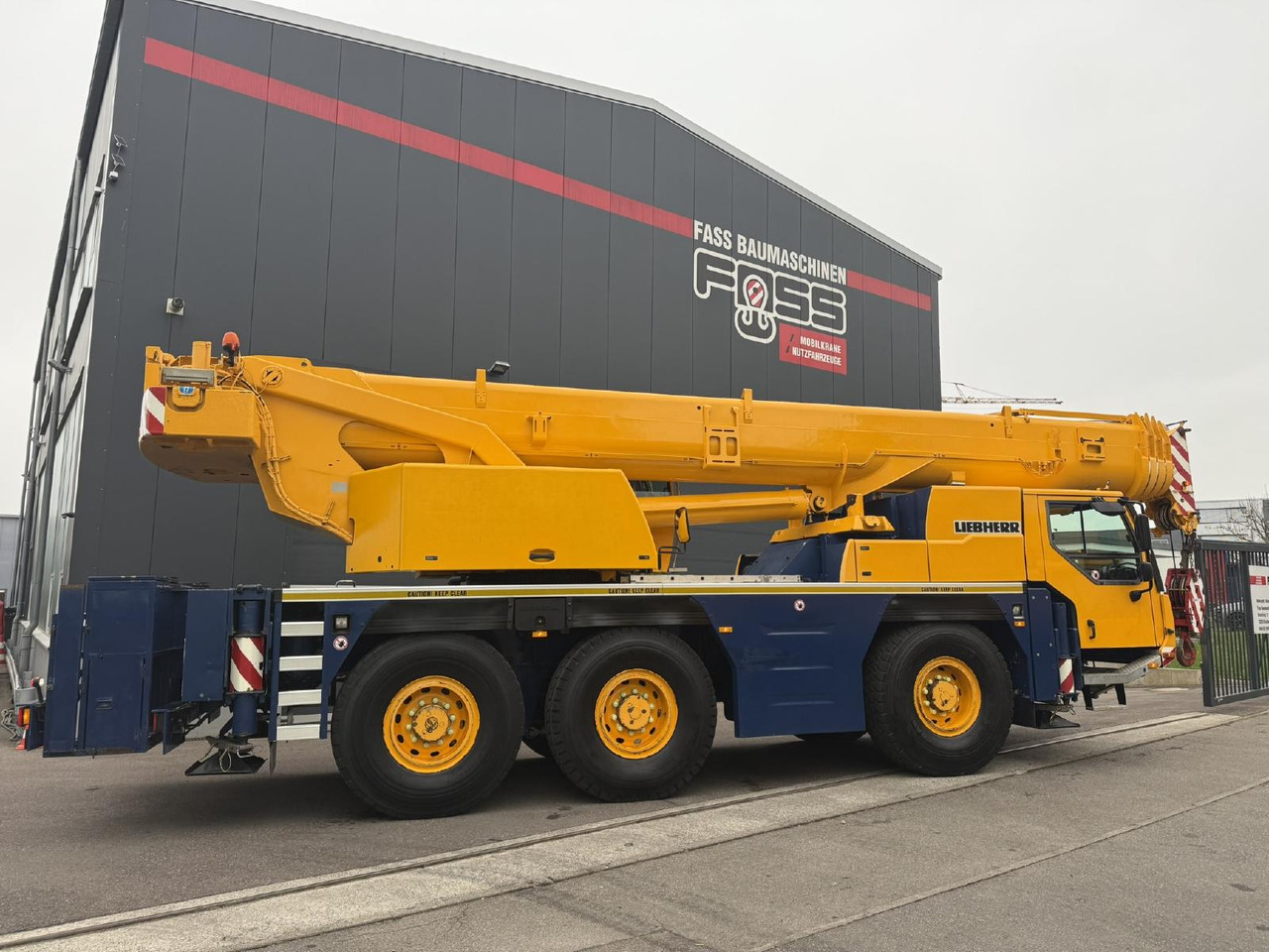 Liebherr LTM 1055-3.2 (08 - 084 745) | 6 x 6 - Mobile crane: picture 5 Liebherr LTM 1055-3.2 (08 - 084 745) | 6 x 6 - Mobile crane: picture 5