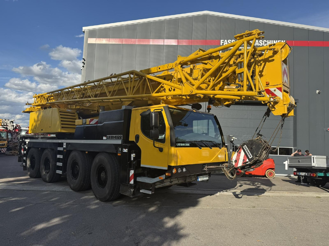 Liebherr LTM 1090-4.1 (2012 - 062 321) | 8 x 8 | LICCON 2 - Mobile crane: picture 1 Liebherr LTM 1090-4.1 (2012 - 062 321) | 8 x 8 | LICCON 2 - Mobile crane: picture 1