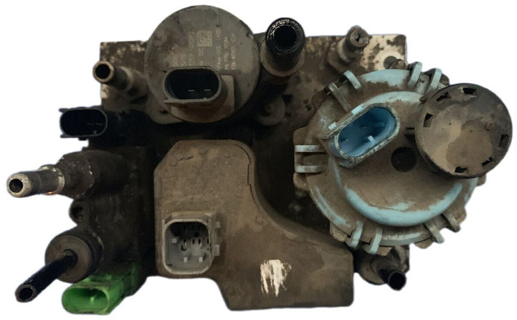 Renault T SERIES - Muffler/ Exhaust system: picture 2 Renault T SERIES - Muffler/ Exhaust system: picture 2