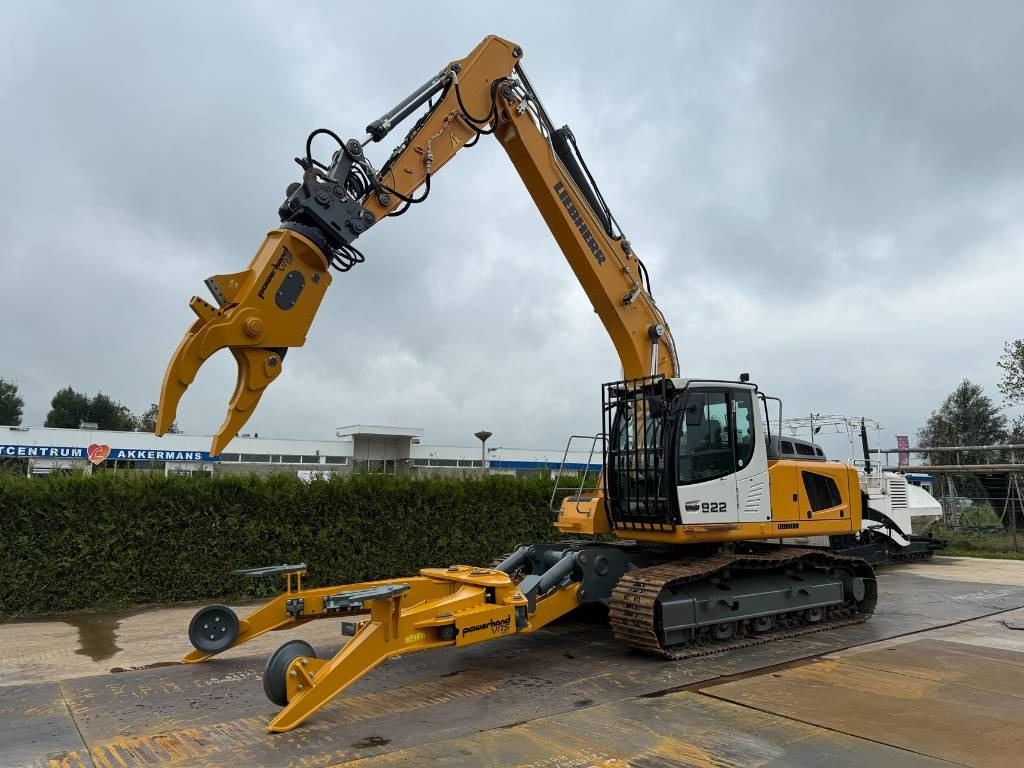 Liebherr R922 LC car dismantler - Demolition excavator: picture 1 Liebherr R922 LC car dismantler - Demolition excavator: picture 1