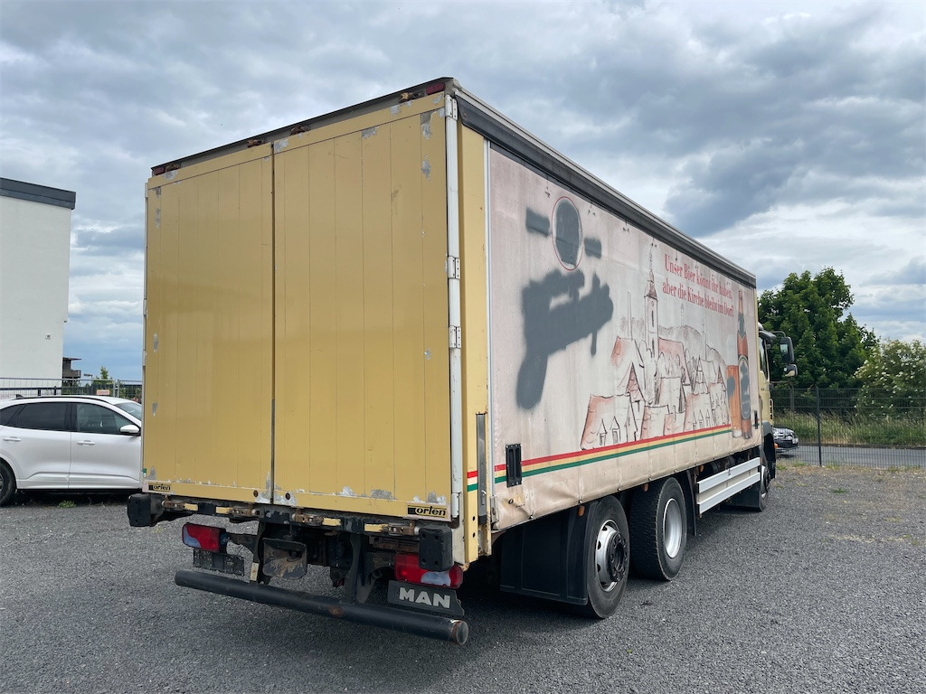 2009 MAN TGM 22.280 - Curtainsider truck: picture 4 2009 MAN TGM 22.280 - Curtainsider truck: picture 4