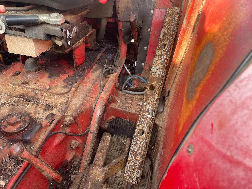 Farm tractor BM VOLVO 350: picture 38