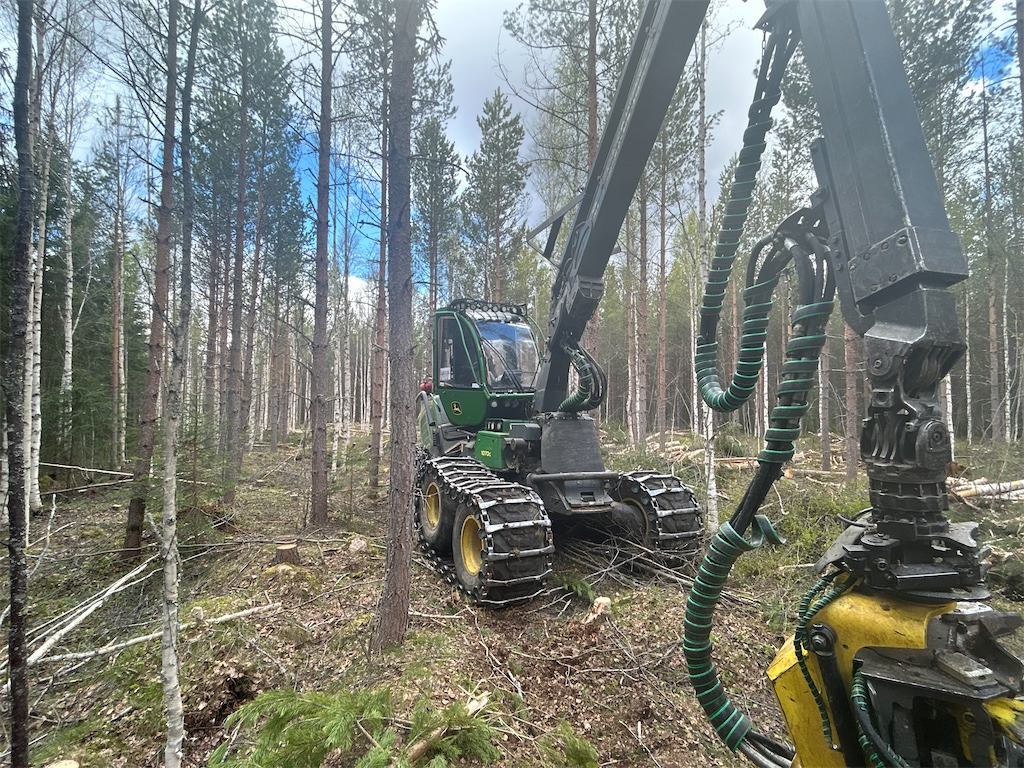 John Deere 1070G - Forestry harvester: picture 3 John Deere 1070G - Forestry harvester: picture 3