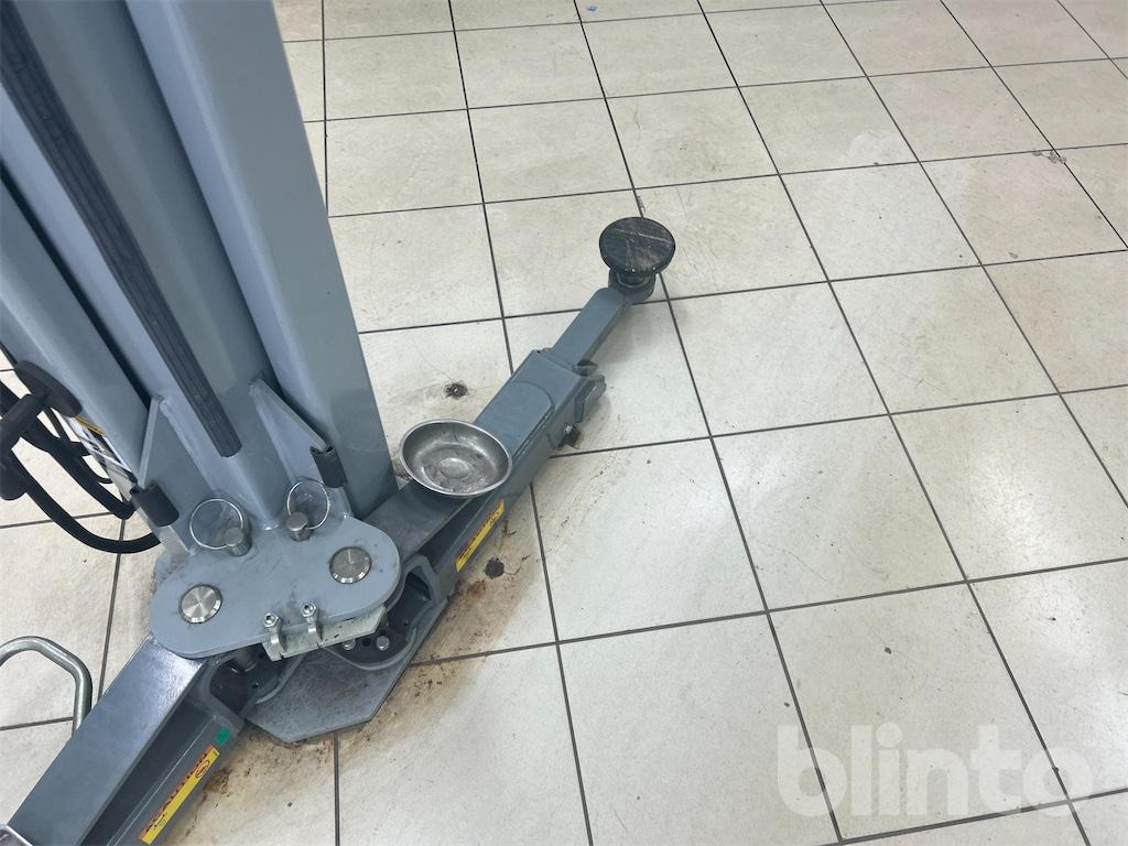 Rotary Lift 3.500kg - Workshop equipment: picture 4 Rotary Lift 3.500kg - Workshop equipment: picture 4