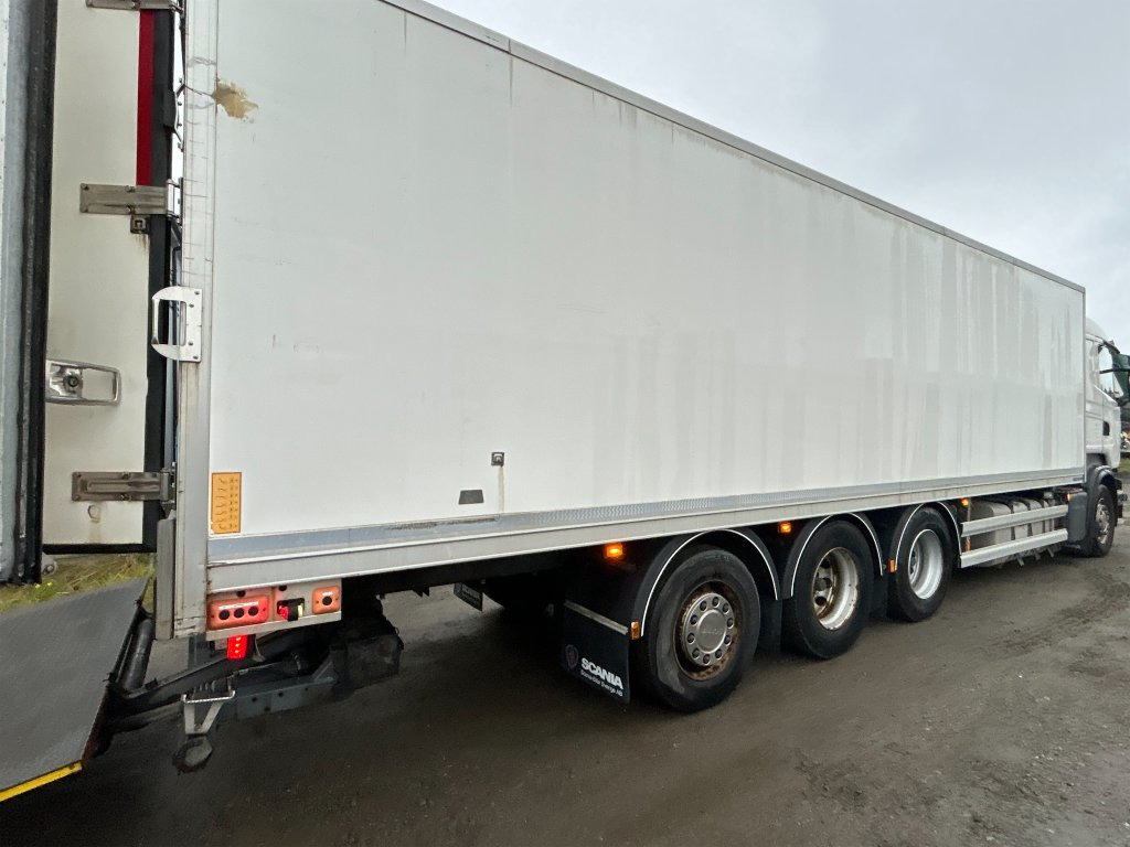 SCANIA R410LN8X4*4HNB - Refrigerator truck: picture 4 SCANIA R410LN8X4*4HNB - Refrigerator truck: picture 4