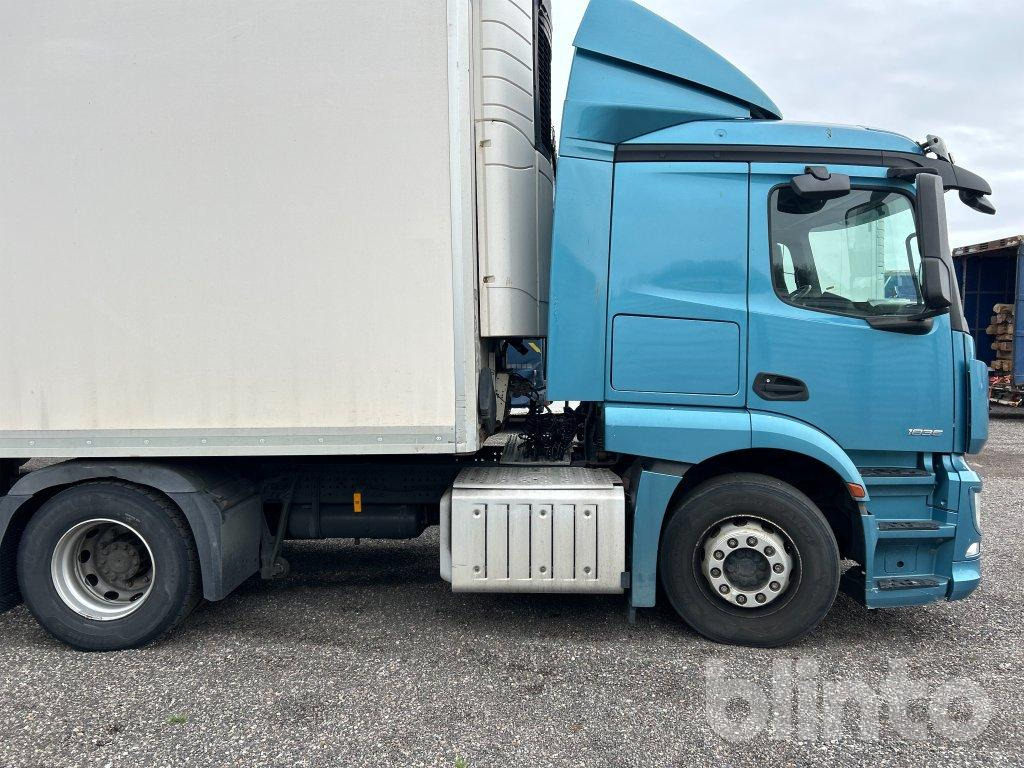 MERCEDES-BENZ 963-4-A - Krone SD - Tractor unit, Refrigerator semi-trailer: picture 4 MERCEDES-BENZ 963-4-A - Krone SD - Tractor unit, Refrigerator semi-trailer: picture 4