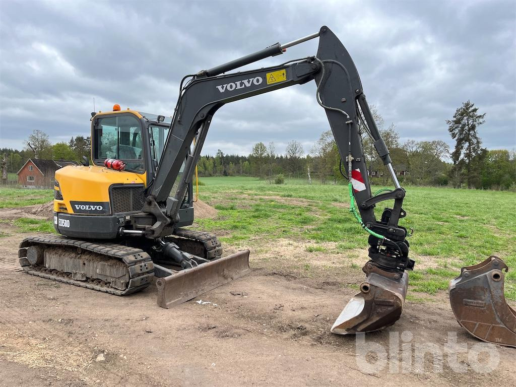 Volvo ECR58D med 5 redskap - Crawler excavator: picture 1 Volvo ECR58D med 5 redskap - Crawler excavator: picture 1