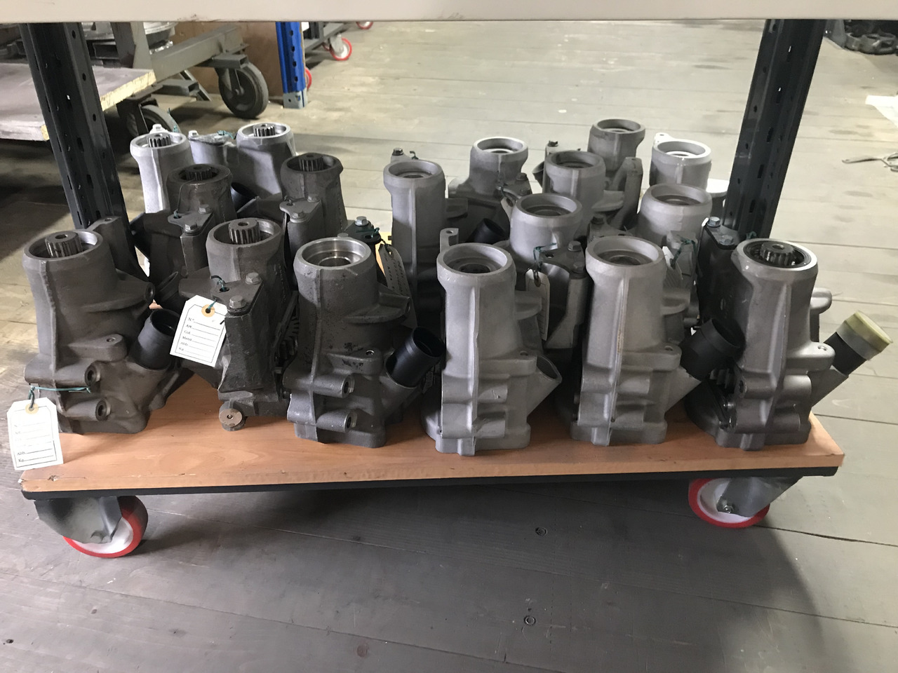CARCASSA RIDUTTORE ASSEMBLAGGIO POMPA CARBURANTE ALTA PRESSIONE MAN 51385075020 - Fuel processing/ Fuel delivery for Truck: picture 1 CARCASSA RIDUTTORE ASSEMBLAGGIO POMPA CARBURANTE ALTA PRESSIONE MAN 51385075020 - Fuel processing/ Fuel delivery for Truck: picture 1