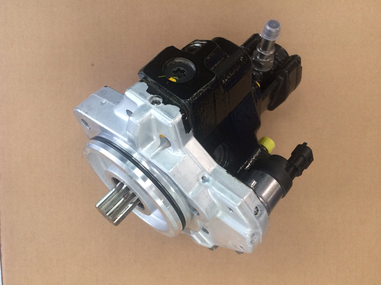 POMPA CARBURANTE ALTA PRESSIONE CP3.4+ / MOTORI MAN D2066 - D2676 - Fuel pump for Truck: picture 1 POMPA CARBURANTE ALTA PRESSIONE CP3.4+ / MOTORI MAN D2066 - D2676 - Fuel pump for Truck: picture 1