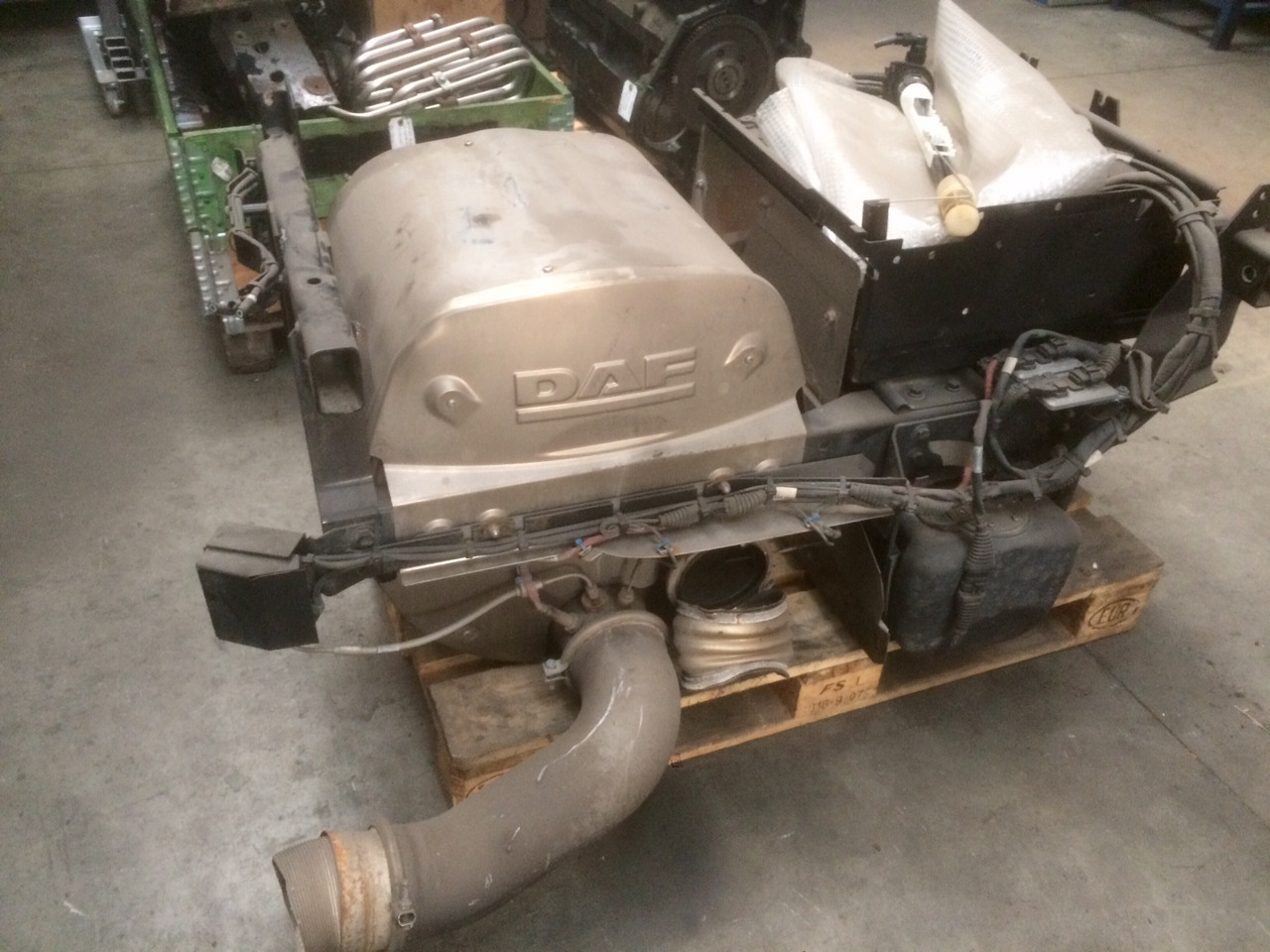 SILENZIATORE DI SCARICO USATO DAF CF85 - Muffler for Truck: picture 1 SILENZIATORE DI SCARICO USATO DAF CF85 - Muffler for Truck: picture 1