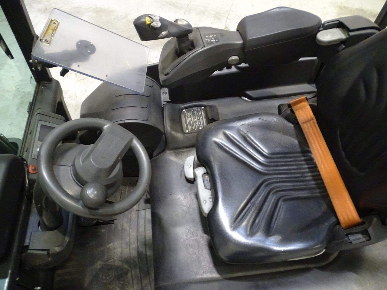Mitsubishi AG2N1L20Q - Electric forklift: picture 3 Mitsubishi AG2N1L20Q - Electric forklift: picture 3