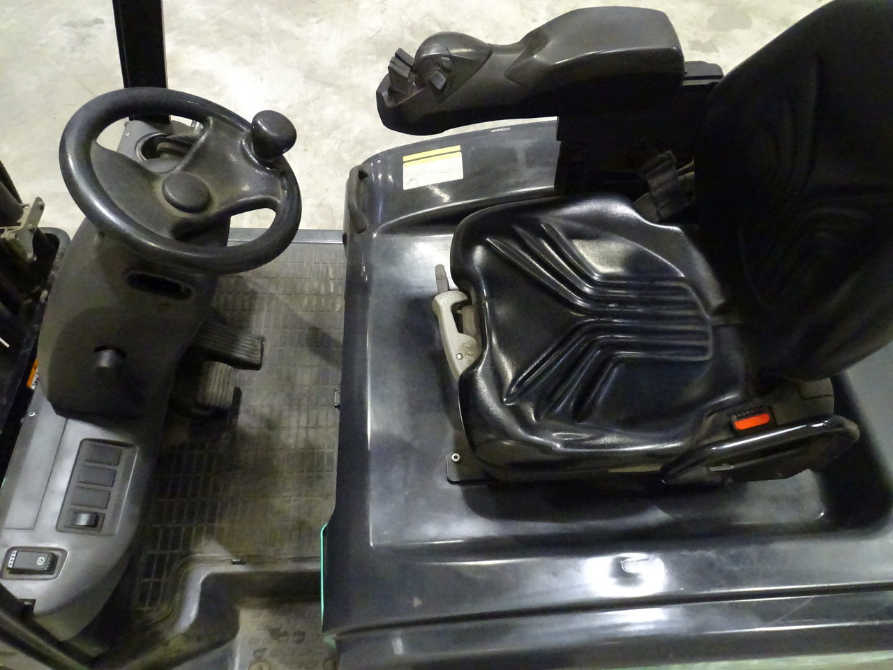 Mitsubishi FB18PNT - Electric forklift: picture 3 Mitsubishi FB18PNT - Electric forklift: picture 3