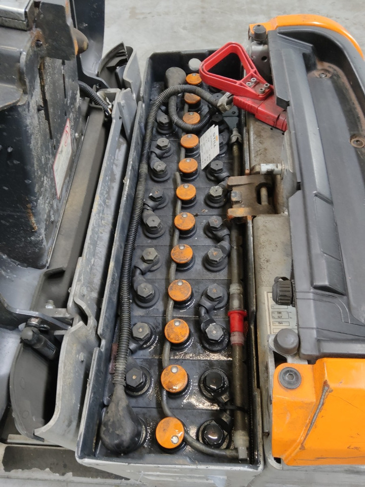 Still LTX50 - Tow tractor: picture 4 Still LTX50 - Tow tractor: picture 4