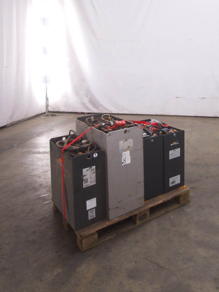 Weitere 4XBATTERIEN - Battery for Material handling equipment: picture 1 Weitere 4XBATTERIEN - Battery for Material handling equipment: picture 1