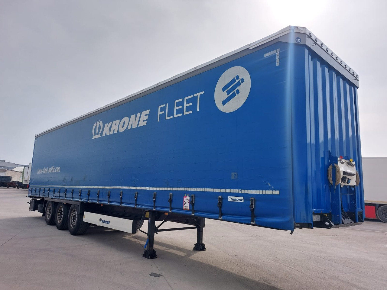 Krone SD - Curtainsider semi-trailer: picture 3 Krone SD - Curtainsider semi-trailer: picture 3