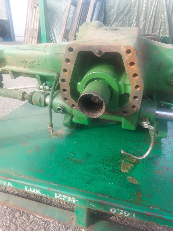 JOHN DEERE Front Axle AL206207: MFWD - Front axle for Farm tractor: picture 3 JOHN DEERE Front Axle AL206207: MFWD - Front axle for Farm tractor: picture 3