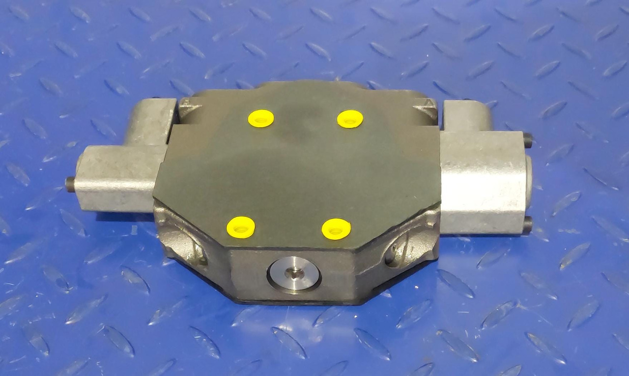 BOBCAT Secțiune de supapă 7029661 - Spare parts for Excavator: picture 2 BOBCAT Secțiune de supapă 7029661 - Spare parts for Excavator: picture 2