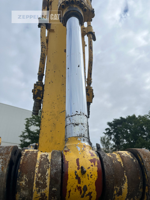 Crawler excavator New Holland E235: picture 15 Crawler excavator New Holland E235: picture 15