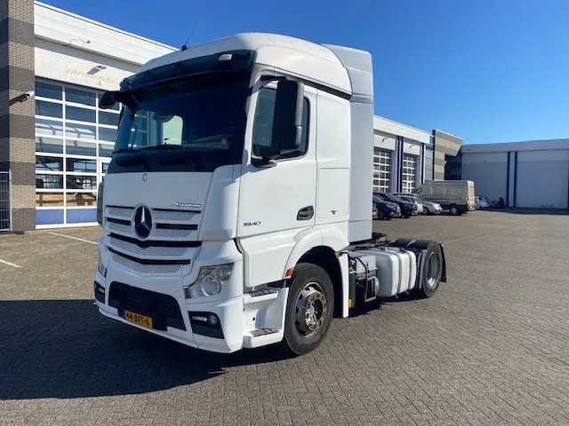 Mercedes-Benz Actros 1840 stream space cabine met spoilers fenders en zonneklep - Tractor unit: picture 1 Mercedes-Benz Actros 1840 stream space cabine met spoilers fenders en zonneklep - Tractor unit: picture 1