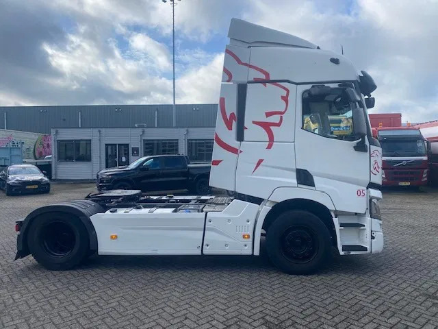 Renault T 440 euro 6 trekker compleet spoilers 2 x tank, low km...... - Tractor unit: picture 3 Renault T 440 euro 6 trekker compleet spoilers 2 x tank, low km...... - Tractor unit: picture 3