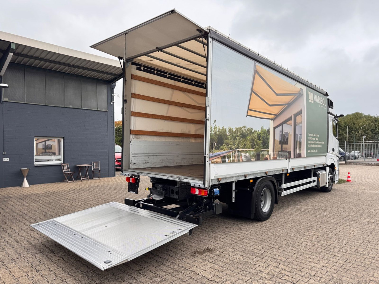 Mercedes-Benz 1833 Actros 5 StreamSPace LBW - Curtainsider truck: picture 5 Mercedes-Benz 1833 Actros 5 StreamSPace LBW - Curtainsider truck: picture 5