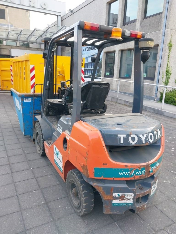 Toyota 8 FDF 25 - Diesel forklift: picture 1 Toyota 8 FDF 25 - Diesel forklift: picture 1