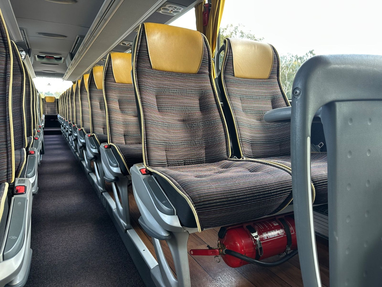 Mercedes-Benz Tourismo O350 RHD (Euro 6 VI *DE*TOP) - Coach: picture 5 Mercedes-Benz Tourismo O350 RHD (Euro 6 VI *DE*TOP) - Coach: picture 5